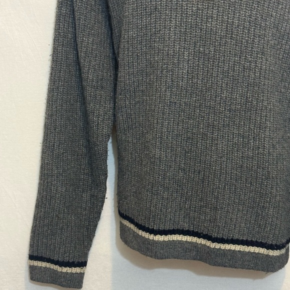 B-273 Men’s Abercrombie & Fitch Gray &‎ Cream Lambswool Blend Sweater Size XL - Picture 2 of 13